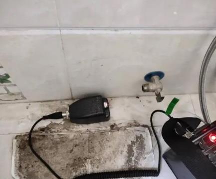 鸡东屋顶漏水维修公司分享下卫生间漏水的危害及解决方法